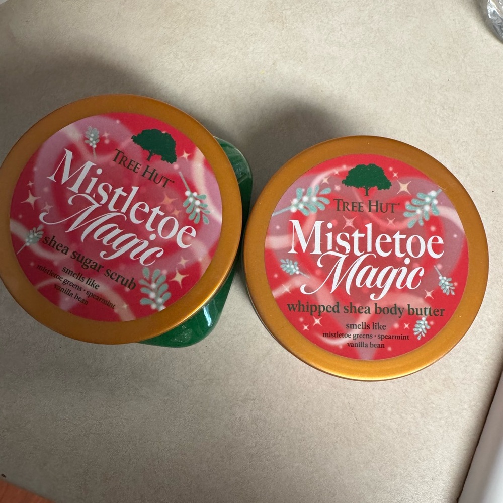 Tree Hut Mistletoe Magic Set - Picture 2 of 3